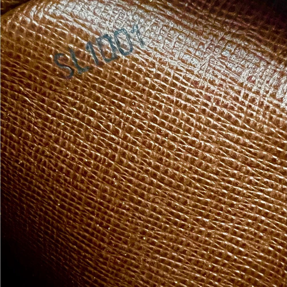 ✨ Louis Vuitton Monogram Danube PM Crossbody - Picture 10 of 11